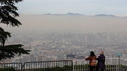 Vecinos fiscalizarán la contaminación en Santiago: Empieza a funcionar red de ciencia ciudadana