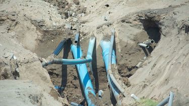 Rotura de cañerías provocó socavón y dañó casas: $560 millones para vecinos de Alto Hospicio