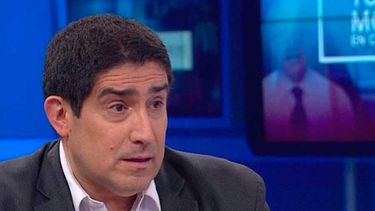Patricio Navia se llena de críticas por explicar derrota de La Roja con el estallido social