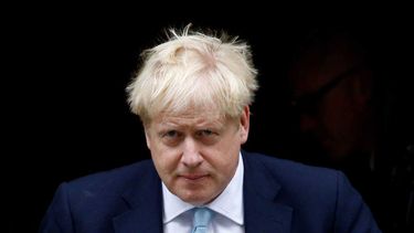 Primer ministro británico, Boris Johnson, es ingresado a cuidados intensivos