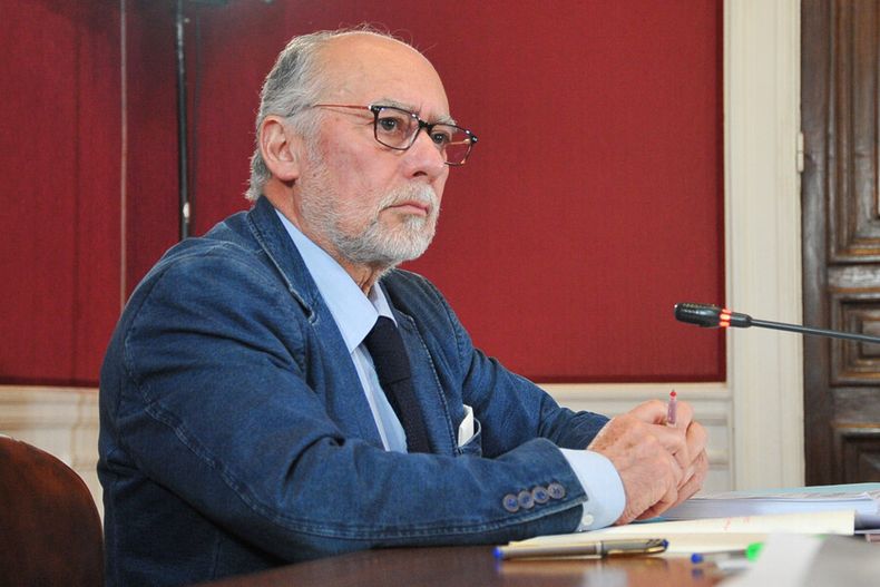 senador flores por aprobacion de secreto bancario en comision hemos dado un paso importante.jpg