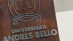 Universidad Andrés Bello investiga por acoso sexual a su decano de Derecho, Juan David Terrazas