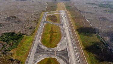 Alligator Alcatraz atemoriza a latinos en EE.UU.: Denuncian que hay 750 migrantes en jaulas