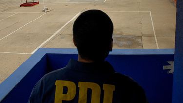 Funcionario en retiro de la PDI mata a un hombre y hiere de gravedad a otro en medio de un asalto en Calera de Tango