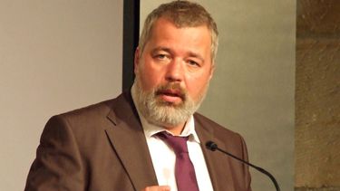 Nobel reconoce libertad de expresión con premio a periodistas filipina y ruso