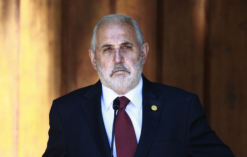 A_UNO_882831.jpg