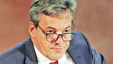Nicolás Ibáñez desvinculó a su hija de su fundación debido a que quedó embarazada sin estar casada
