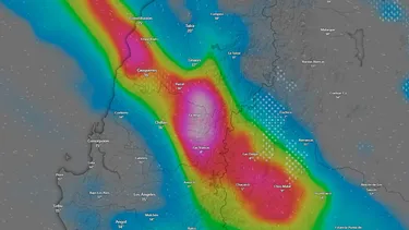 Gran sistema frontal con río atmosférico afectará a 12 regiones del país: Fuertes lluvias, tormenta eléctrica y mucho viento