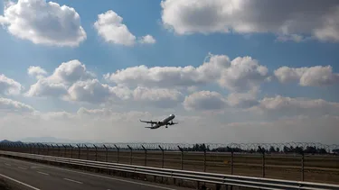Argentina vive nuevo paro: Controladores aéreos van a huelga pidiendo mejoras salariales