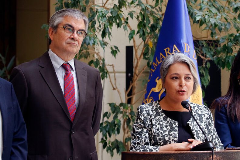 Ministros Mario Marcel y Jeannette Jara.jpeg