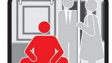 La campaña feminista para acabar con la conducta machista del manspreading en el Metro