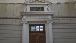 Extranjera fue expulsada de Chile pero se lo notificaron 17 años después: Suprema declara inútil la sanción y la anula