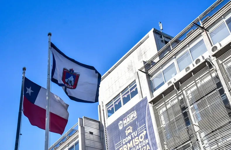 feria de maipu bloqueo por 3 anos entrada a condominio suprema ordena solucion definitiva a municipio por no actuar.webp