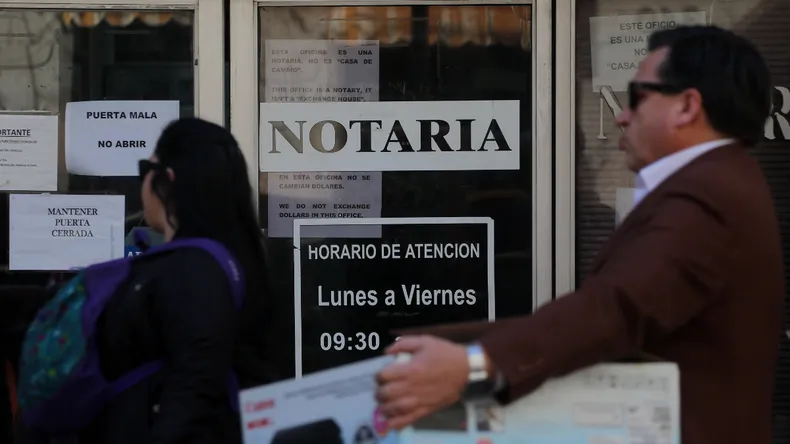 sin digitalizacion y con mas funciones para notarios el proyecto de ley que moderniza poco cobra mas y queda al debe.webp