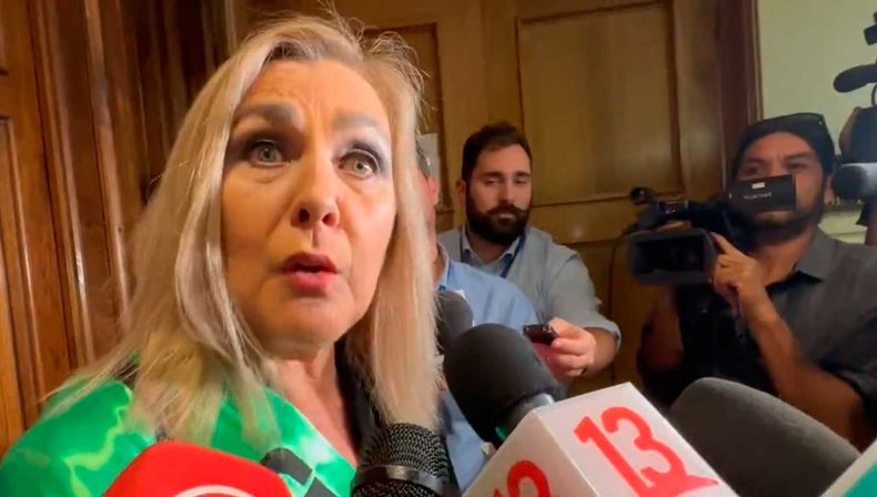 pamela jiles 1.jpg