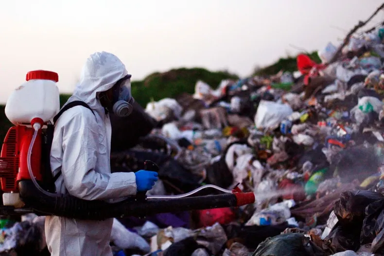 19147 vertedero.webp