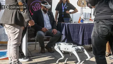 El Desconcierto | 25724 feria con robots y anteojos de realidad aumentada.webp