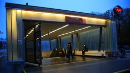 Metro de Santiago restablece servicio completo de la Línea 1 tras detención por persona en la vía