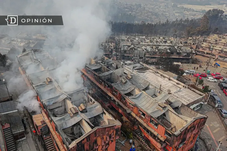 28938 imagen aerea del incendio en lirquen.webp