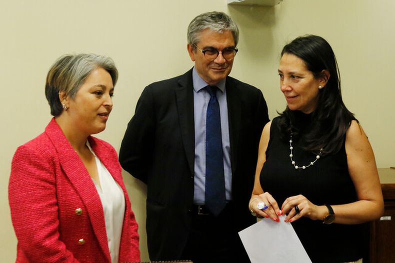 Ministros Jeannette Jara y Mario Marcel Agencia Uno.jpeg