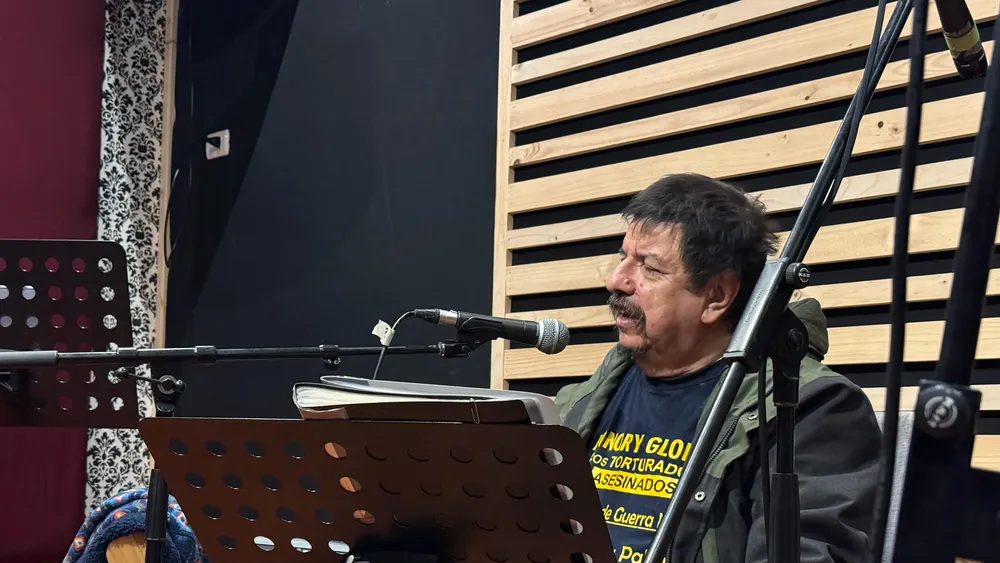 Mauricio Redolés celebra 50 años de carrera musical donde comenzó: la Ex Cárcel de Valparaíso