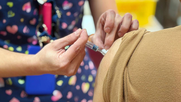 Pide tu permiso laboral pagado para vacunarte contra la Influenza ante alza de contagios en invierno. Créditos: Gobierno de Chile. Pide tu permiso laboral pagado para vacunarte contra la Influenza ante alza de contagios en invierno. Créditos: Gobierno de Chile.
