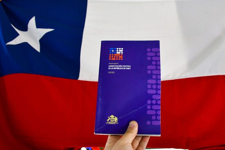 a un ano del rechazo las fake news que hicieron caer el proceso constituyente.jpg