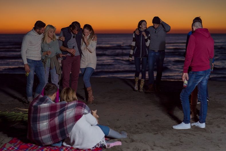 Fiestas nocturnas en playas.jpeg