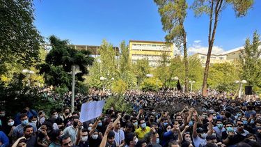 El Desconcierto | Amir_Kabir_University_uprising_September.jpg