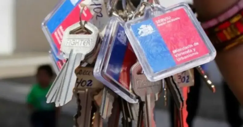 pidio permiso a serviu para arrendar vivienda adquirida con subsidio pero solo le autorizaron no habitar corte rechaza recurso.webp