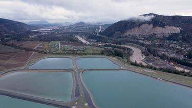 Ministra MOP: Agua potable en Santiago está asegurada “hasta el sábado al mediodía”