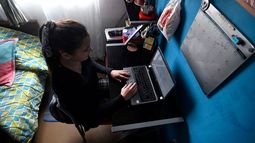 Experto repasa efectos del teletrabajo y asegura que jefes deben ocuparse de la “carga emocional” que conlleva