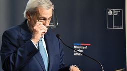 Van Klaveren: “Es lamentable que delincuentes pongan en riesgo el programa de visa Waiver