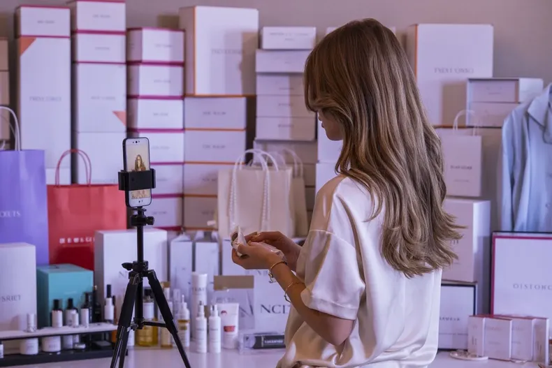 21619 influencer.webp