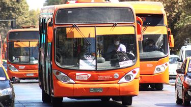 Estudiante motociclista embestido por bus de Transantiago será indemnizado con $20 millones