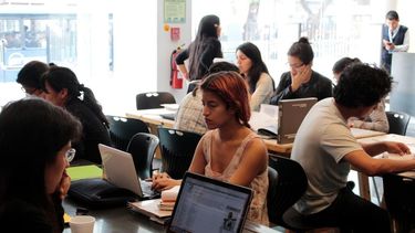 Encuesta calidad de vida: Chilenas muestran más insatisfacción que los hombres y peores condiciones