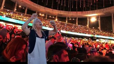 “¡Levantando las manos!”: Los memes y parodias que dejó la ofuscada mujer de Maitencillo