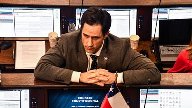 Mundo político se distancia del proyecto constitucional de republicanos