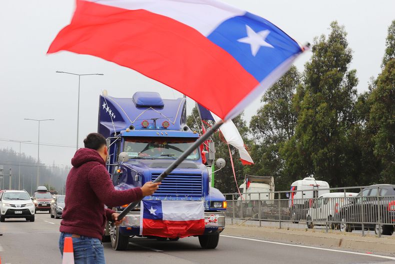 Camioneros presionan al gobierno de Chile de José Antonio Kast&nbsp; - Agencia Uno