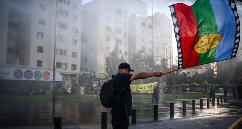 as despert plaza baquedano en la capital tras nuevos incidentes por la muerte de catrillanca e1543315766739 750x400 1.jpg