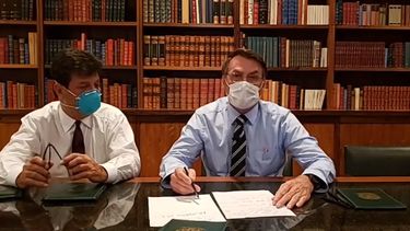 Bolsonaro reconoce sospecha y podría ser el primer jefe de Estado con coronavirus