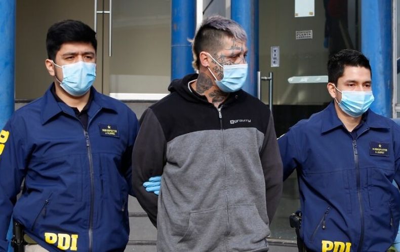 Neonazis Estacion Central 1171x523 2.jpg