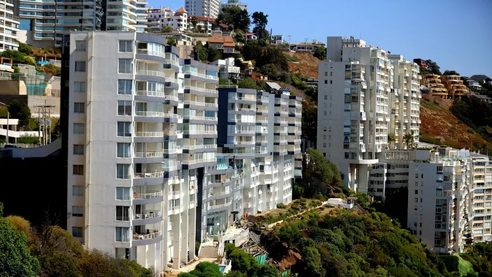Edificio Euromarina II recupera su habitabilidad tras reparaciones avaladas por Serviu y municipio de Viña del Mar