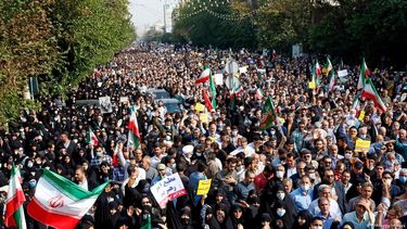 Irán endurece represión contra mujeres que no usen velo, pese a muerte de Masha Amini