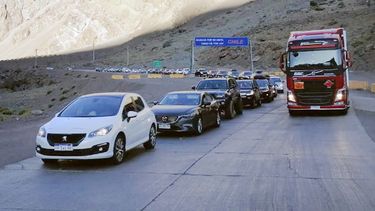 Ahora son argentinos los que vienen a comprar a Chile: Esto vale una PlayStation 5 allá