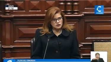 Crisis en Perú: Congreso suspende a presidente Vizcarra y asume en su reemplazo Mercedes Aráoz como presidenta interina