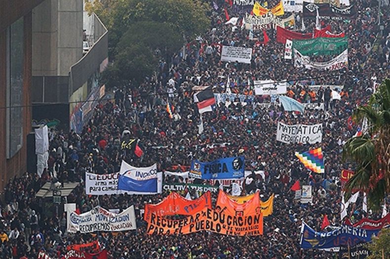 Marcha estudiantil en 2011.jpeg