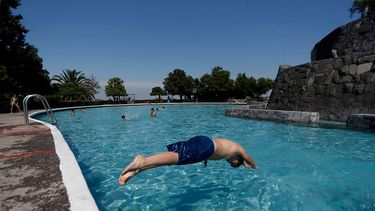 Condominio en Quilpué impide uso de la piscina a joven con síndrome de Down