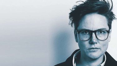 Lesbianismo, patriarcado y más: Hannah Gadsby y el éxito de Nanette, el potente stand-up comedy que remece la opinión pública