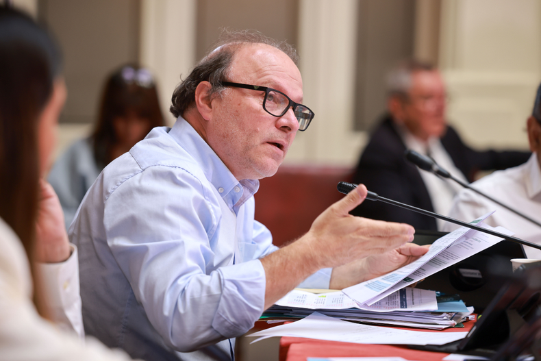 Senador De Urresti (PS) analiza la arremetida ambiental en la Ley Miscelánea del gobierno de Kast. Cedida